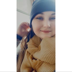 Meet your Posher, Hannah